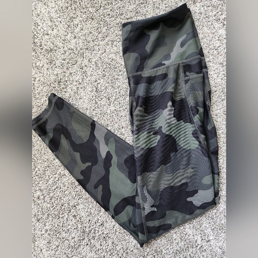Old Navy high-rise Camo Leggings